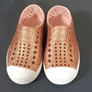 Gold Sparkle Natives - C8